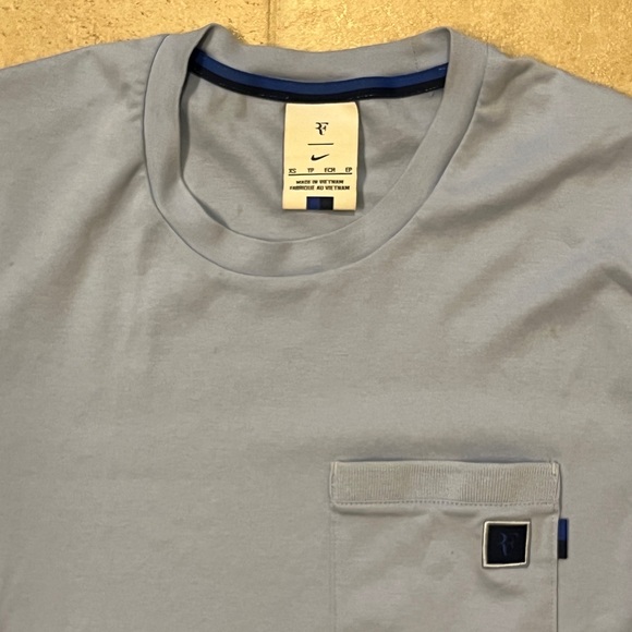 Nike Roger Federer RF Blue Pocket T Shirt - Picture 2 of 3